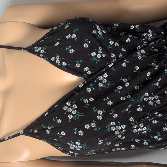 Floral Wide Leg Cropped Jumpsuit Medium Black Faux Wrap Culotte Rayon - Picture 6 of 17